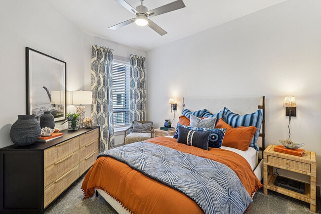 Building Photo - Surfside at Sapphire Bay