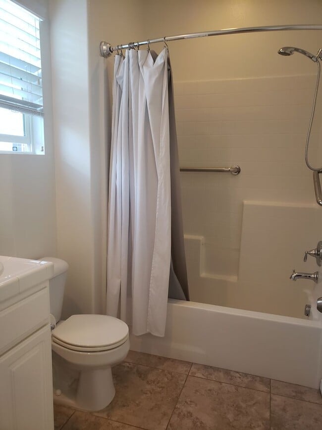 Foto del edificio - 2nd Floor Studio Apt. in Riverpark at the ...