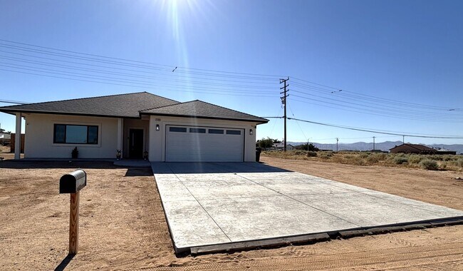 Foto del edificio - Brand New Construction....Available Soon!!!