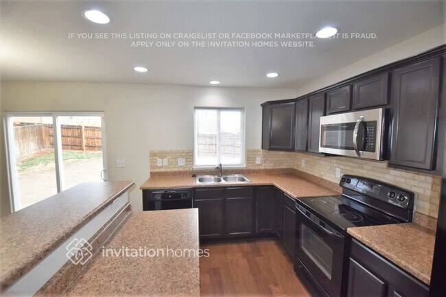 Foto del edificio - 9242 Waters Edge Dr