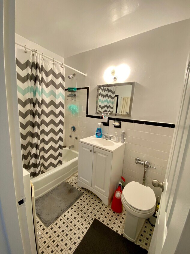 Foto del edificio - 347 E 78th St