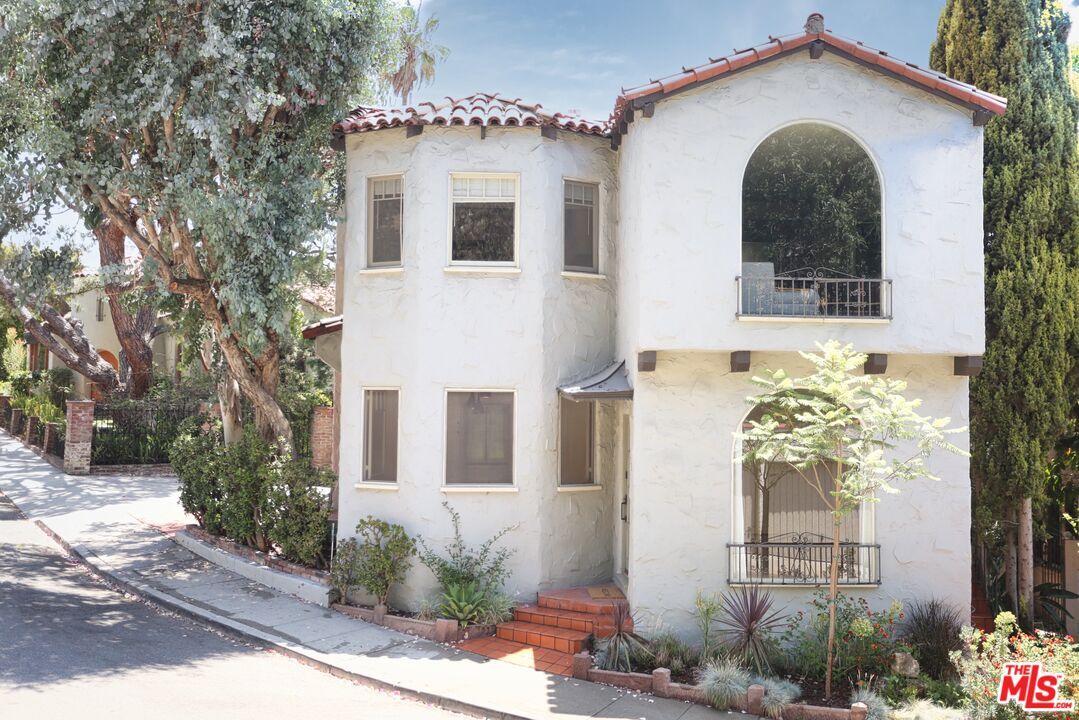 Foto principal - 2256 Silver Ridge Ave