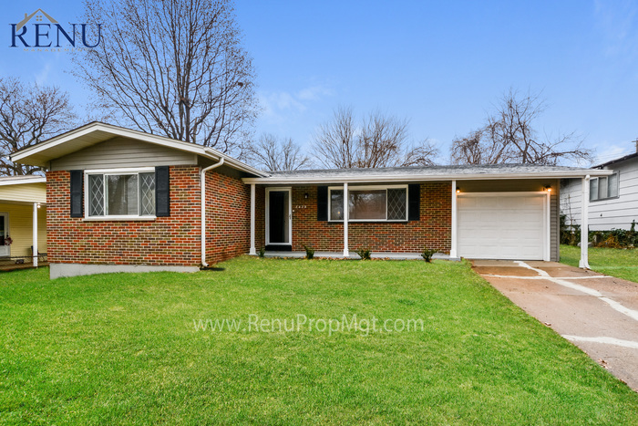Primary Photo - 8429 Jacklin Ave