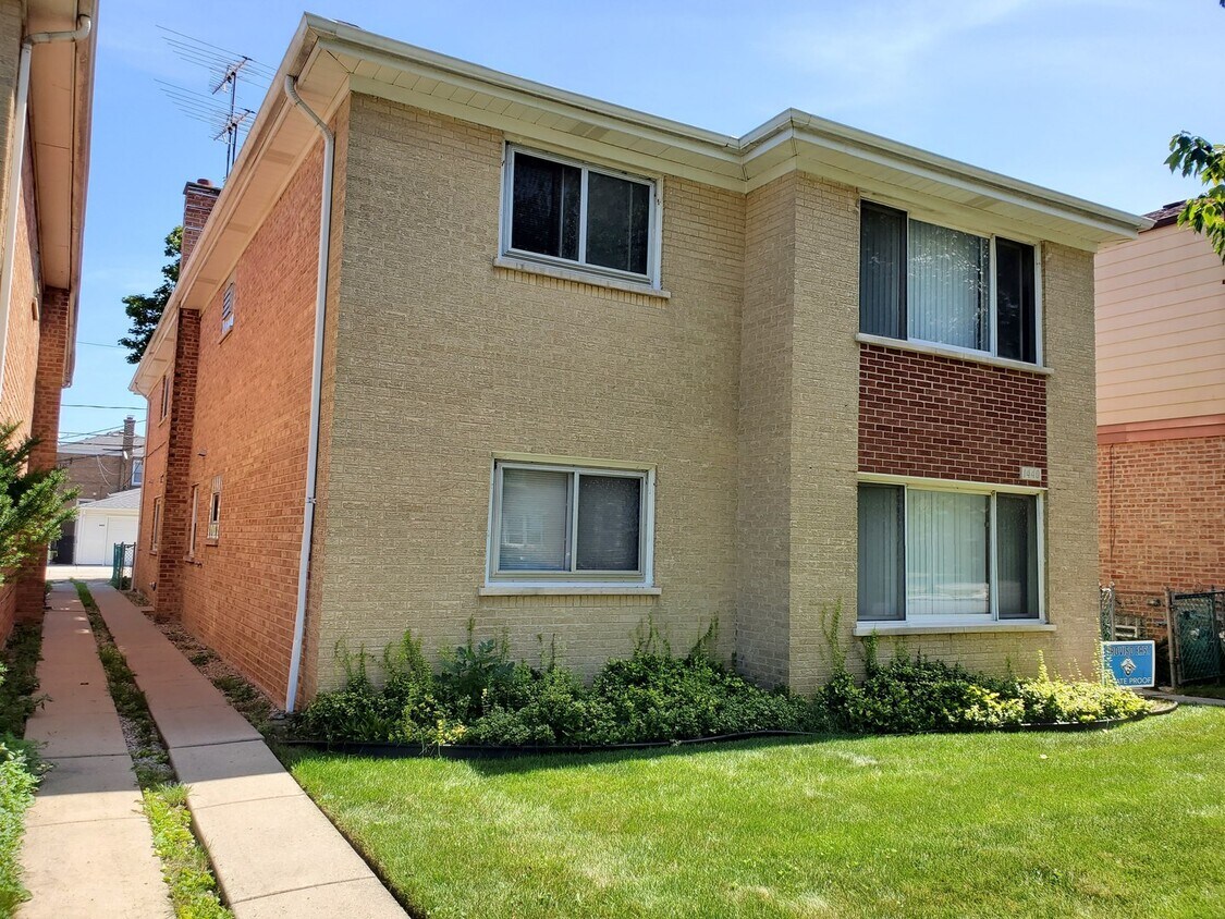 1440 Marengo Ave Unit 1E, Forest Park, IL 60130 Room for Rent in