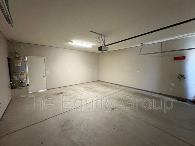 Building Photo - 3234 N Noyes Ct