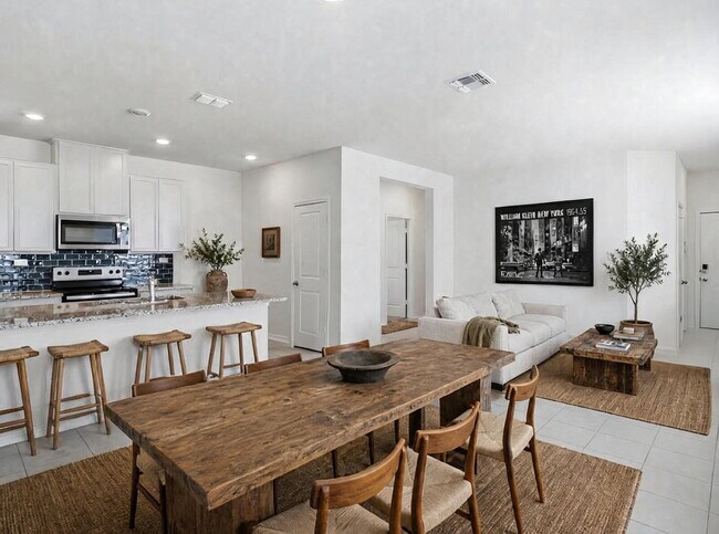 Foto del edificio - Modern Single-Story Home with Granite Kitchen and Community Pool Access
