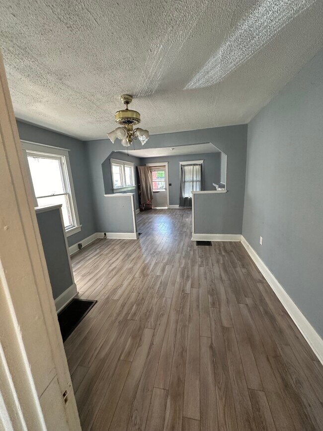 Foto del edificio - 821 Carlisle Ave
