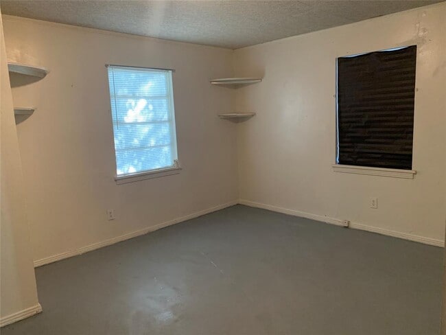 Building Photo - 2761 Rosemont St