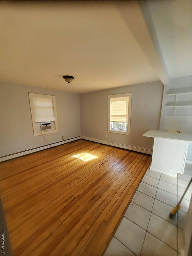 Building Photo - 35 3rd Ave