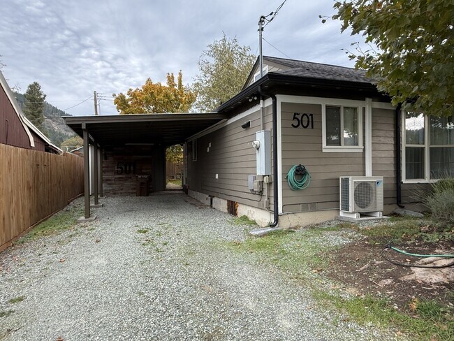 Foto del edificio - 501 NE Broadway St