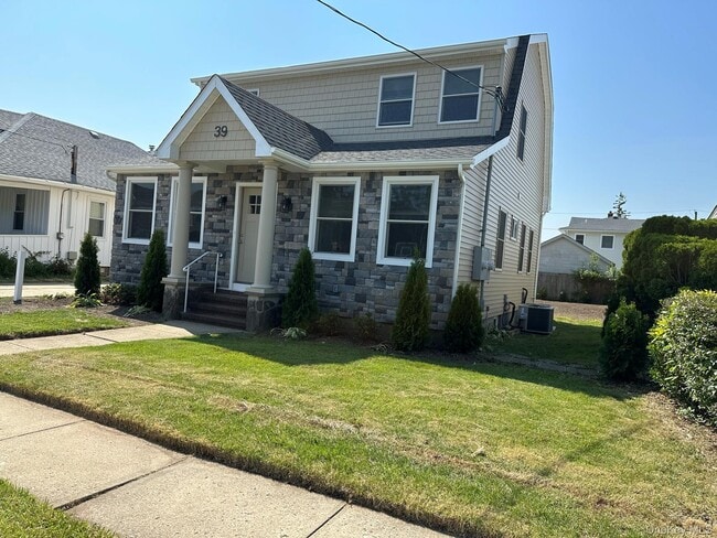 Building Photo - 39 Fairfield Ave