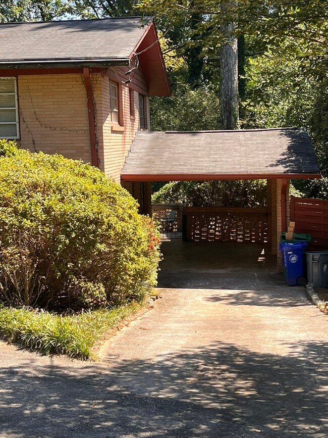 Building Photo - 1431 Southland Vista Ct NE