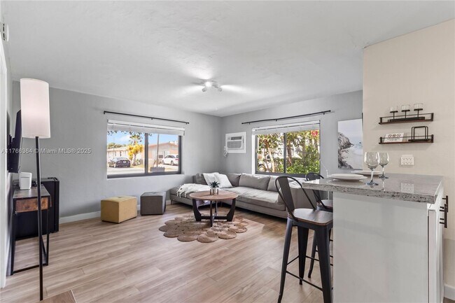 Foto del edificio - 715 NE 6th St