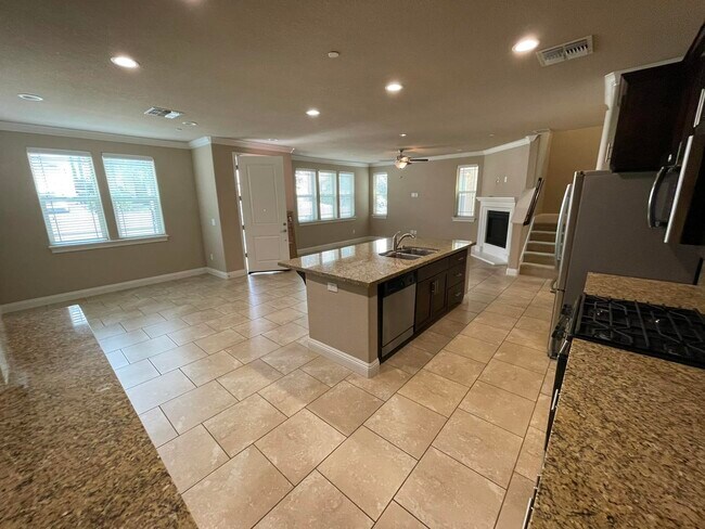 Foto del edificio - 677 Addison Ln