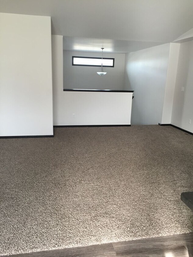 Foto del edificio - 3 Bed 2 Bath Twin Home