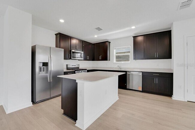 Foto del edificio - 33460 Binding Ties Ln