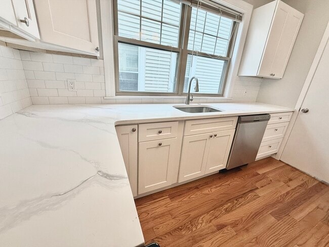 Building Photo - 184 Boston St