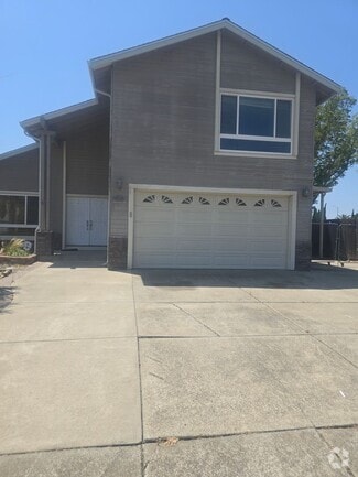 Building Photo - 900 Bluejay Dr