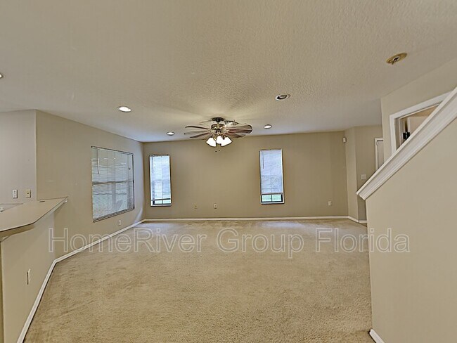 Building Photo - 2512 Edgewater Falls Dr