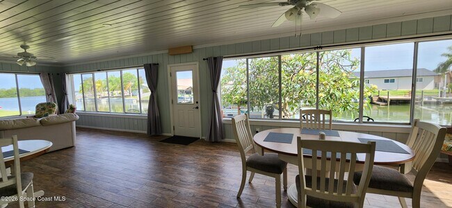 Building Photo - 1260 Island Dr