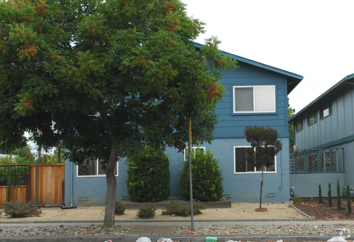 Foto del edificio - 1643 Merrill Dr