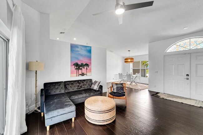 Foto del edificio - 945 Sunflower Ave
