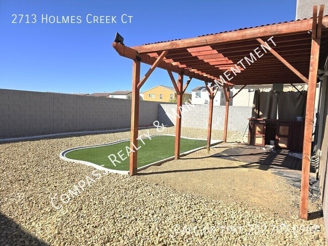 Foto del edificio - 2713 Holmes Creek Ct