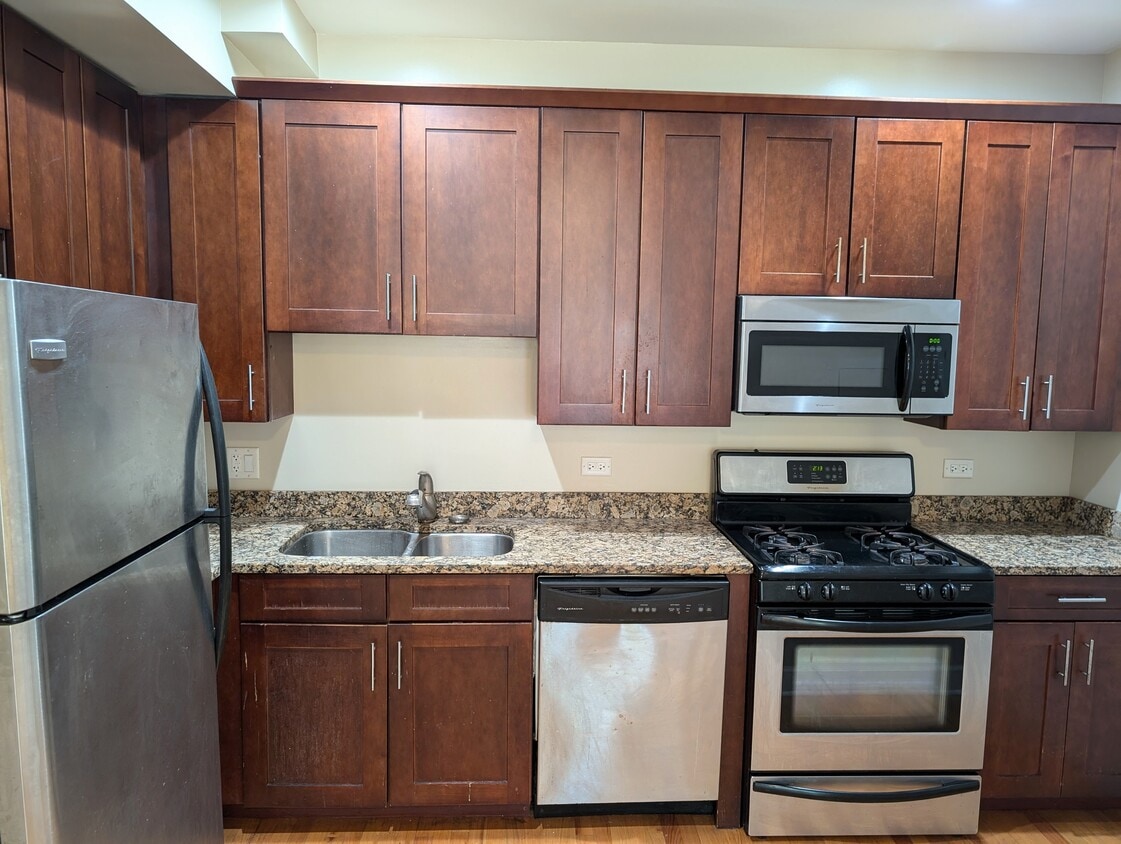 Primary Photo - 142 Elmwood Ave