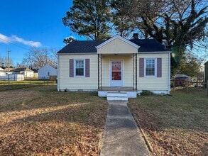 Building Photo - 305 Stonewall Ave