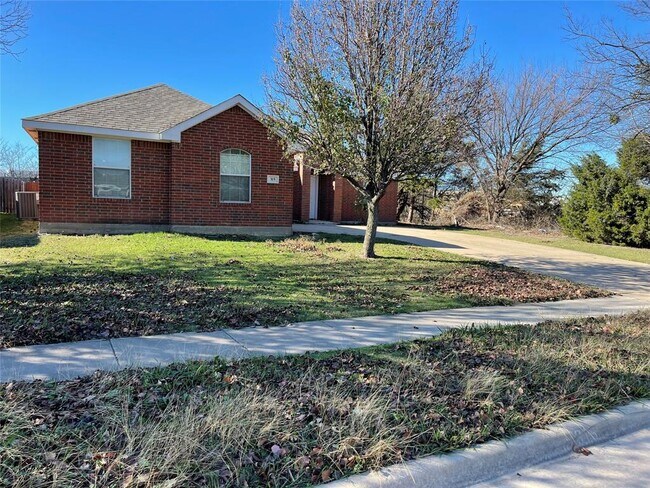 Building Photo - 315 Shadow Bend Dr