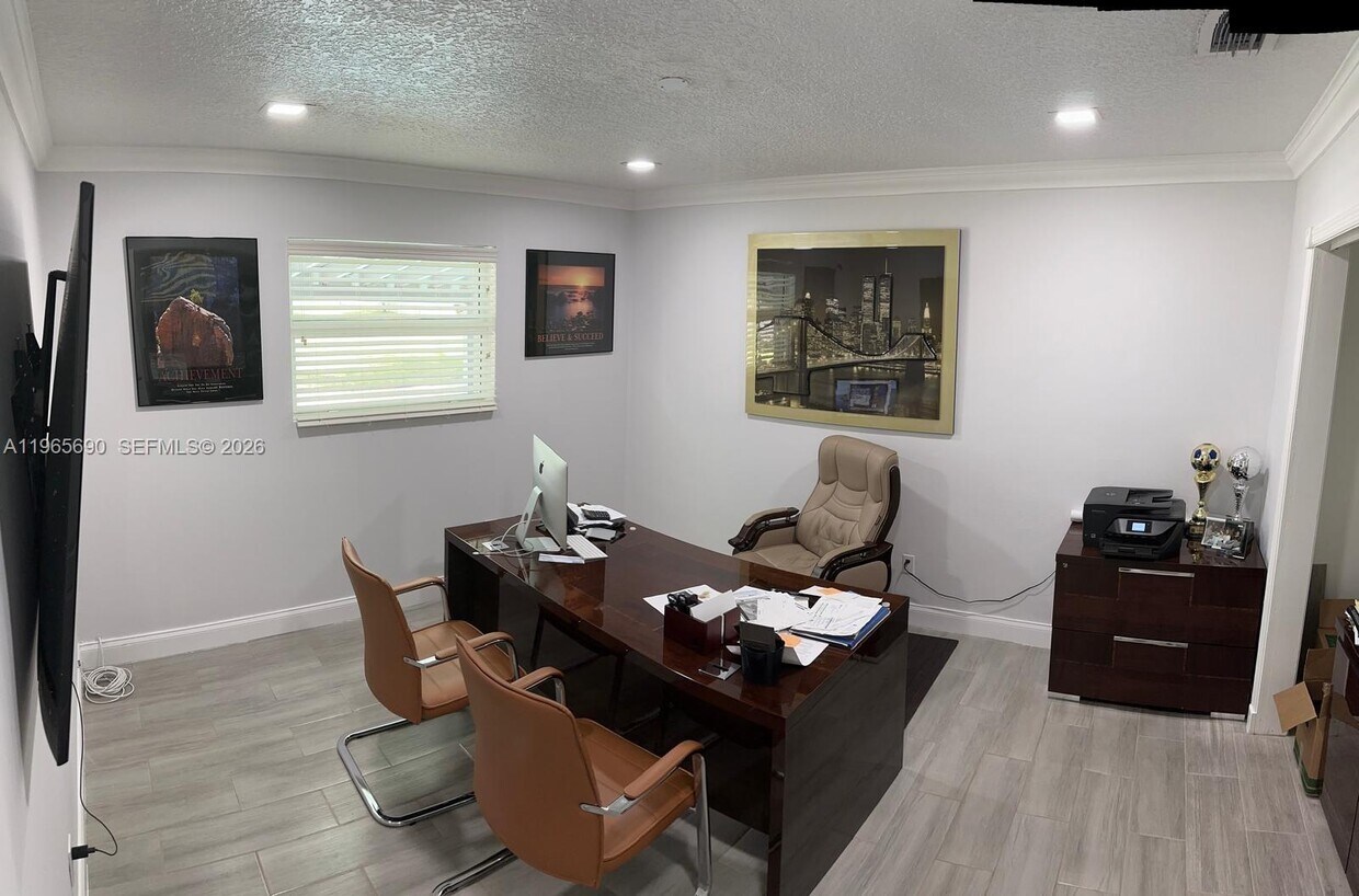 Building Photo - 951 SW 121st Ave