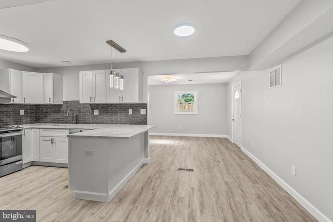 Foto del edificio - 12 Holbrook Ln