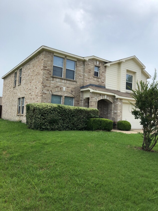 Home in Forney ISD - 216 Centenary Dr