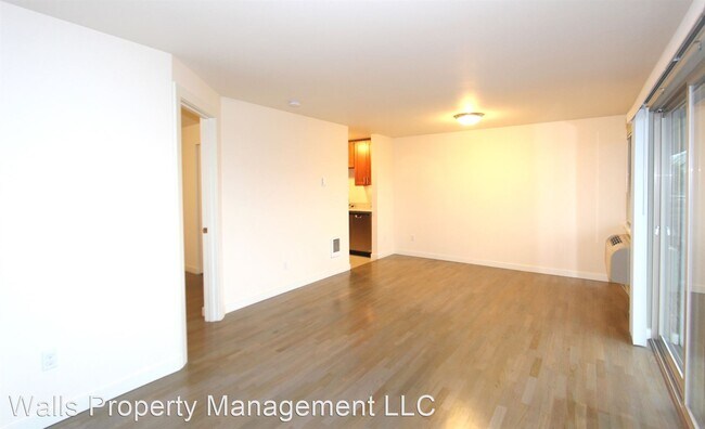 Building Photo - 4431 Evanston Ave N