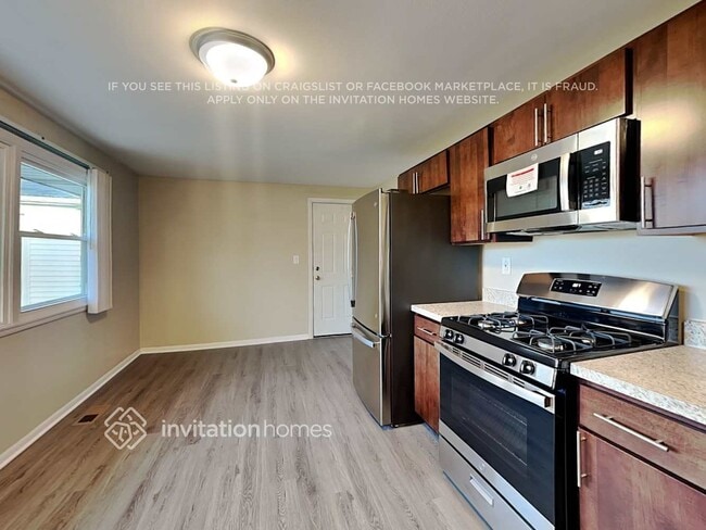 Building Photo - 800 S Cedarcrest Dr