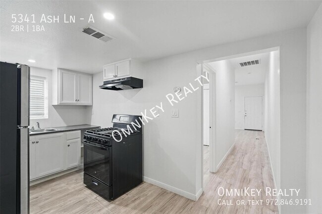 Foto del edificio - 5341 Ash Ln