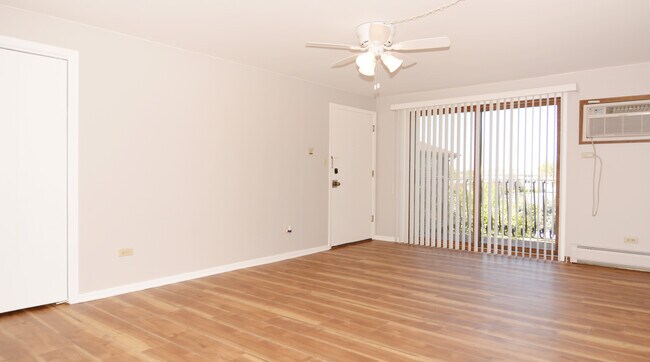 Building Photo - 3607 N Narragansett Ave