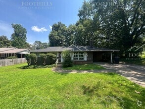 Building Photo - 502 Walden Pkwy
