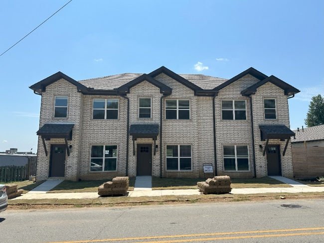 Building Photo - 2901 Stallings Ln