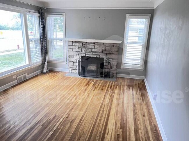 Foto del edificio - Available May 5th 3 Bedroom 3 Bath SINGLE FAMILY HOME IN MINNEAPOLIS!