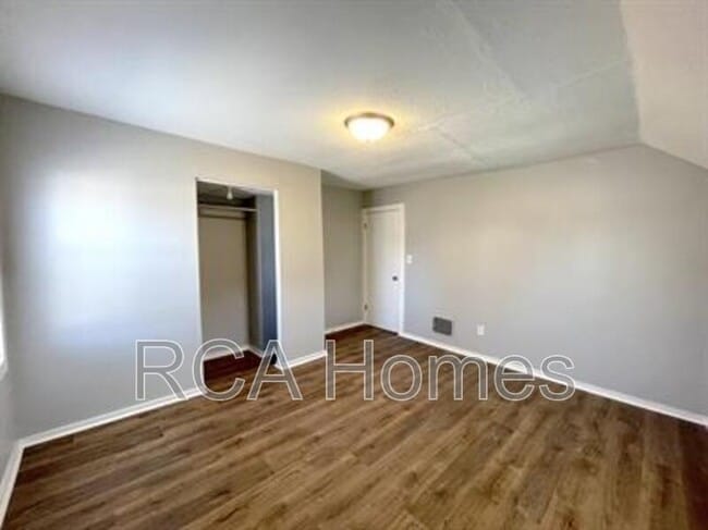 Building Photo - 453 S Keystone Ave