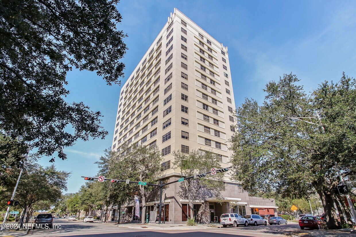 Foto principal - 311 W Ashley St