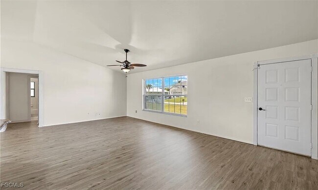 Foto del edificio - 4709 SW 25th Pl