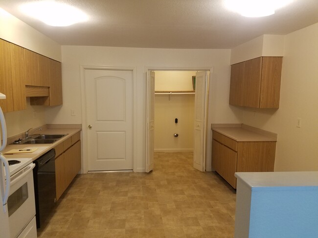 Building Photo - 8306 Shawn Ridge Dr