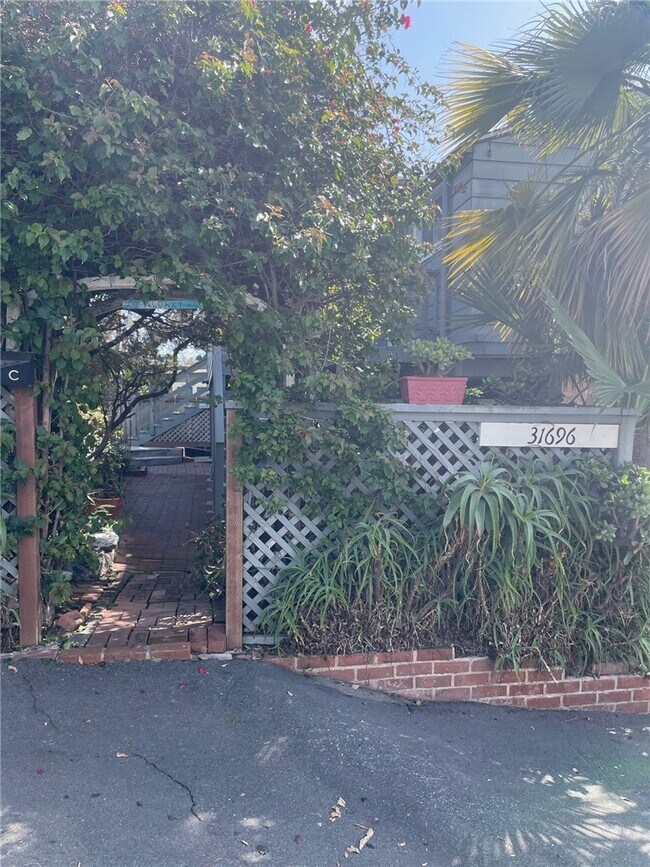 Foto del edificio - 31696 3rd St