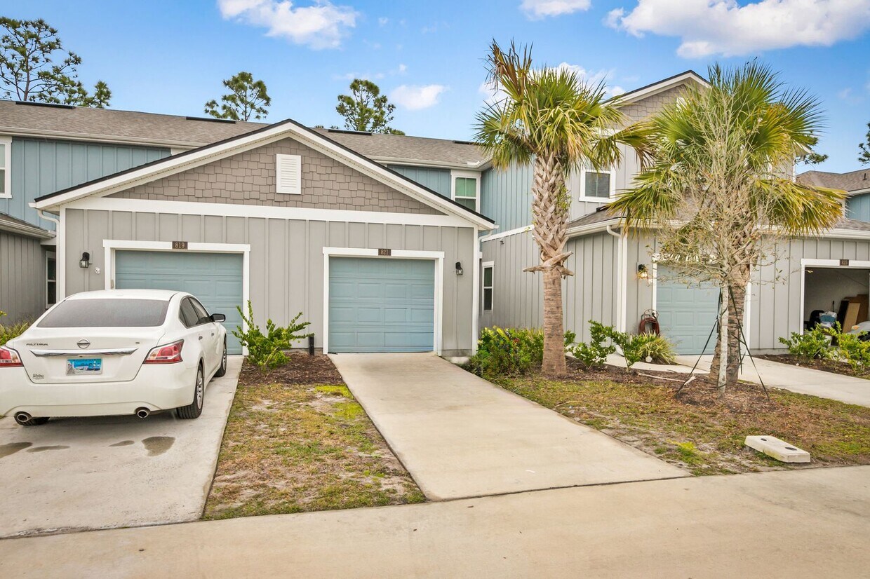 821 Observatory Pkwy, Jacksonville, FL 32218 Townhome Rentals in