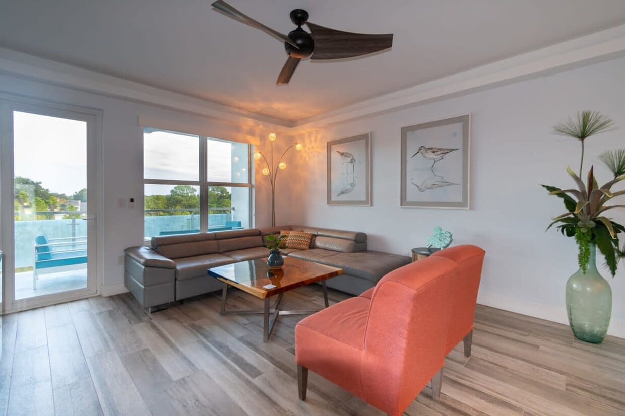 Foto principal - 202 Ivory Coral Ln