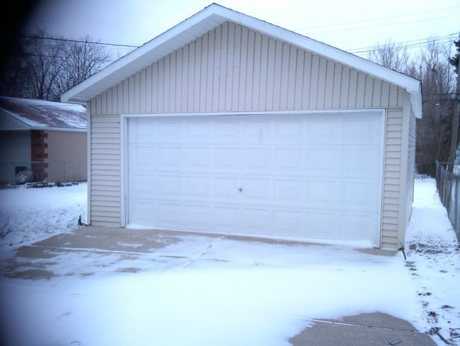 Foto del edificio - 16621 Wilson Ave