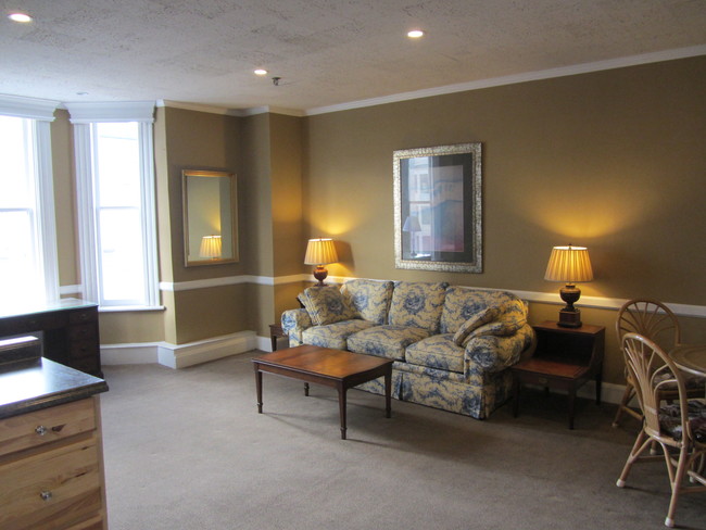 Living room - 940 4th Ave
