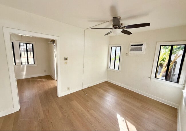 Building Photo - 21618 Valerio St